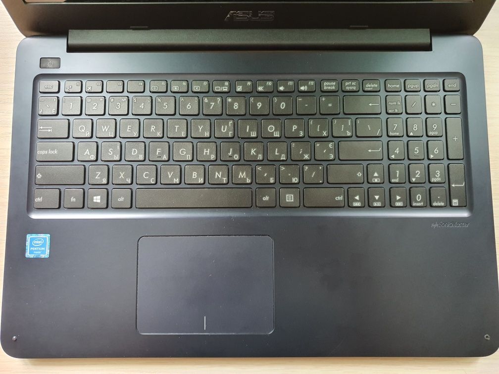 Ноутбук Asus E502m