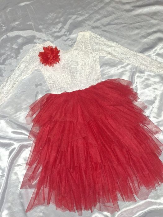 Святкова сукня плаття для дівчинки 4-5 років 104-110 см