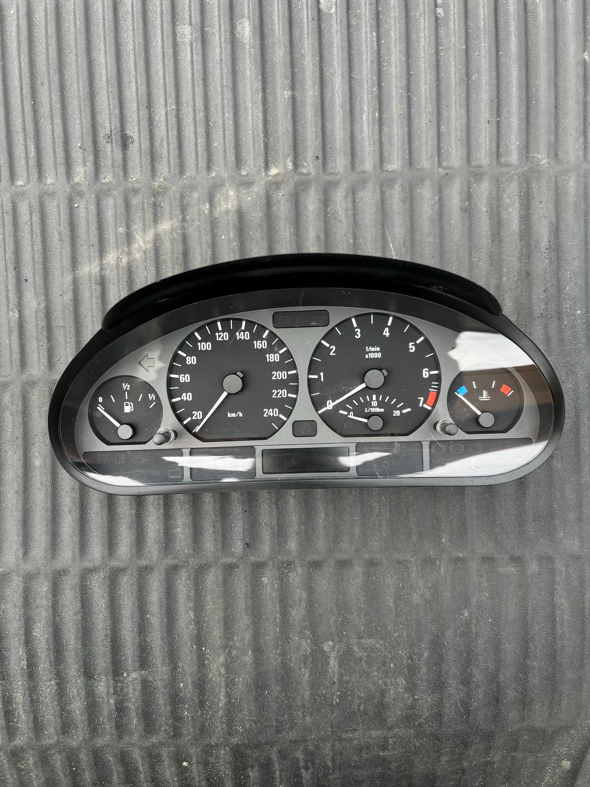 Licznik Zegary BMW E46 Europa Benzyna