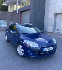 Renault Megan 3 2011 не крашен. Кожа, климат, подогревы , парктроник