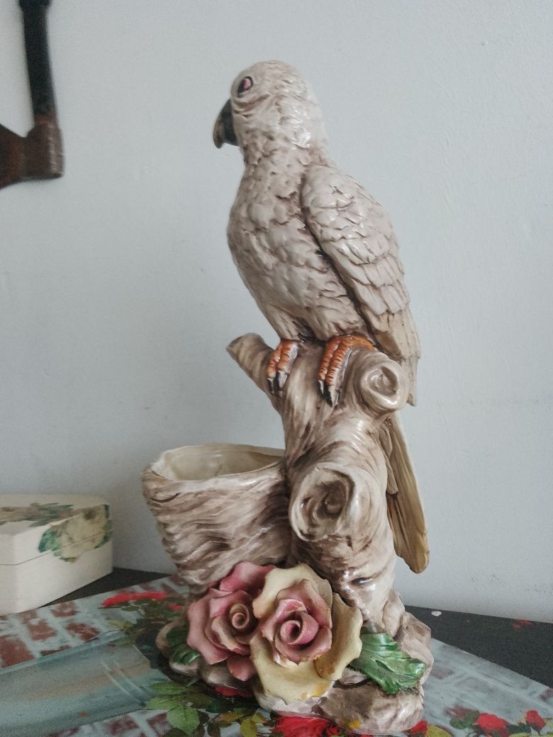 Papuga figurka rzeźba