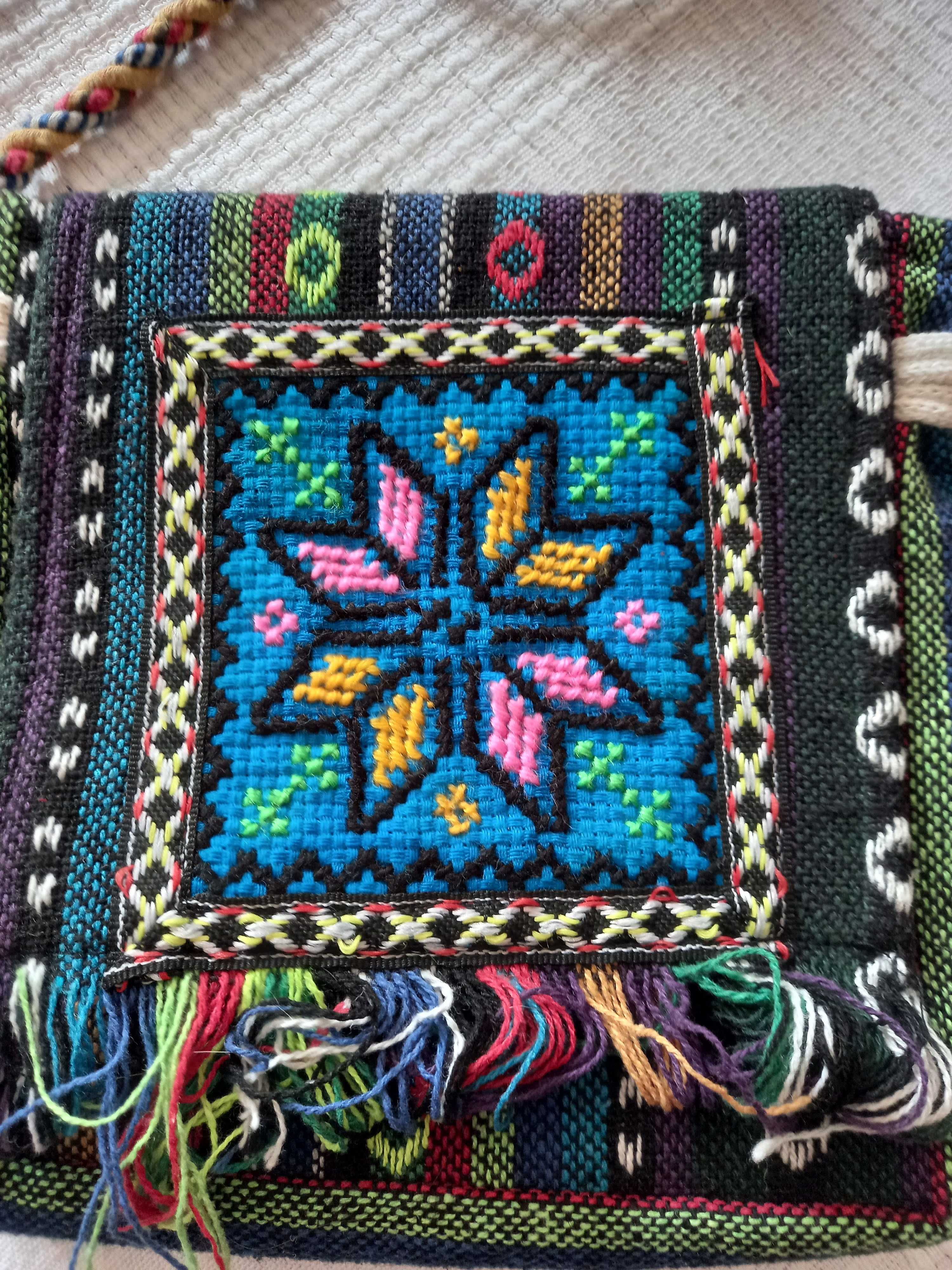 Bolsa artesanal, bordada (Portes incluídos)