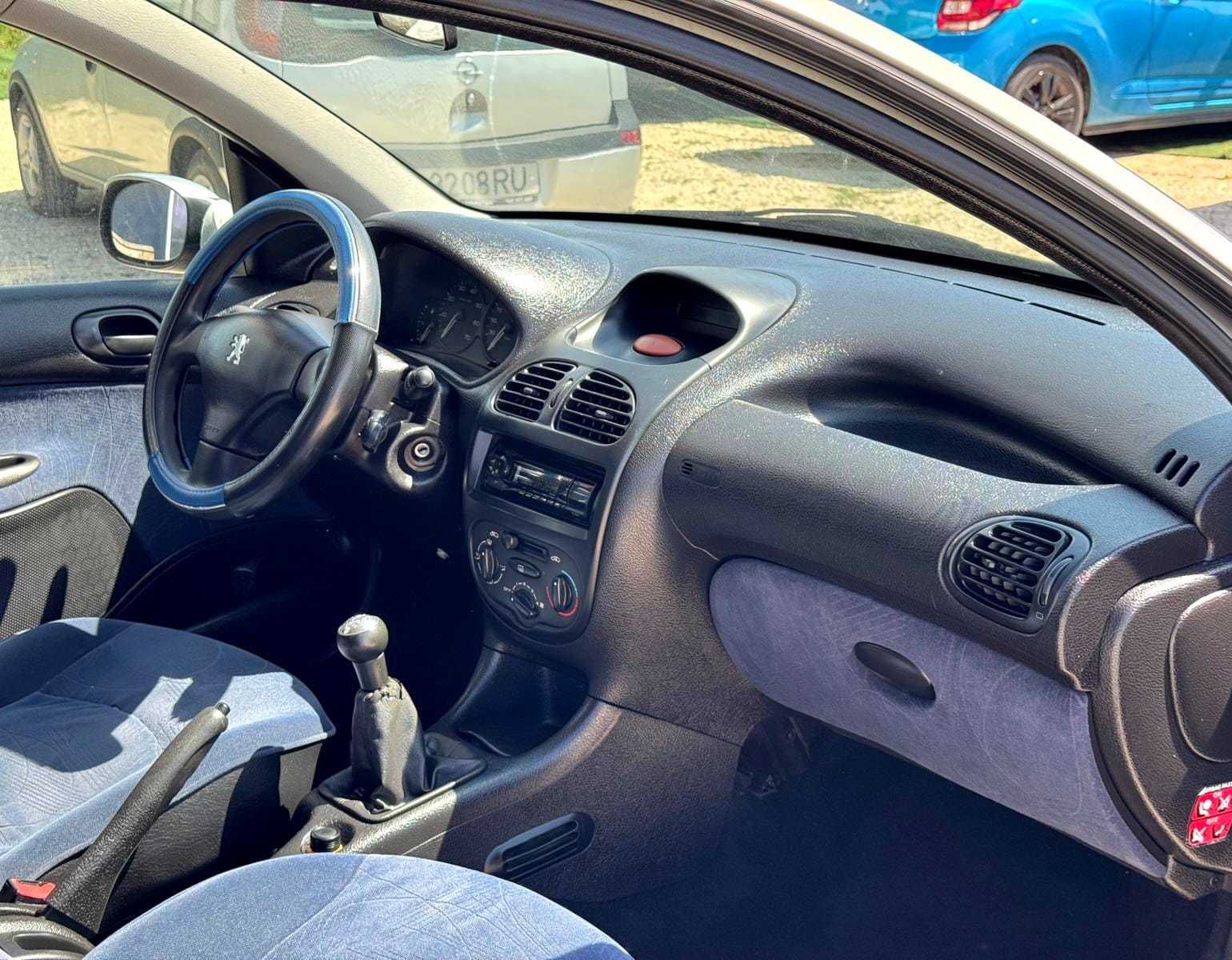 Peugeot 206 Hatchback 1.1- Garantia incluída