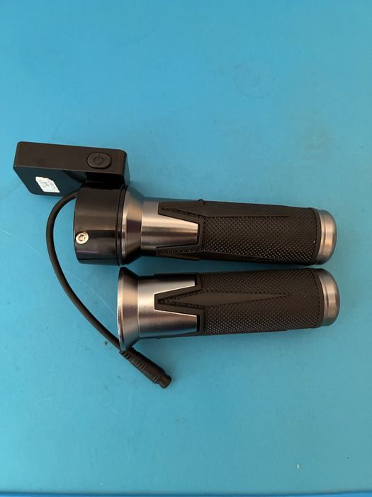 Manetka twist throttle LED do roweru elektrycznego hulajnogi 36-48V