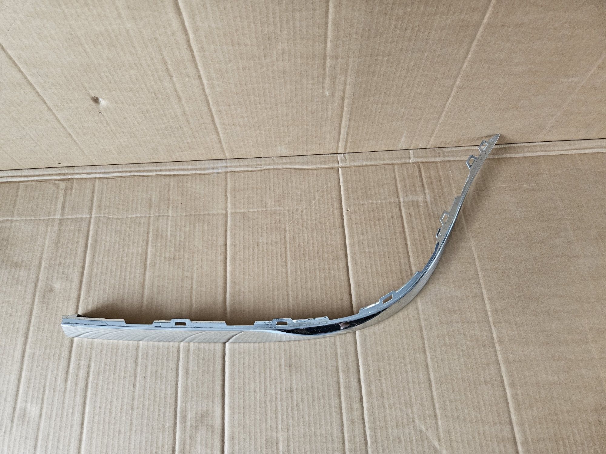 Listwa Chrom tylnego tył prawa Jeep Cherokee wk2 14-