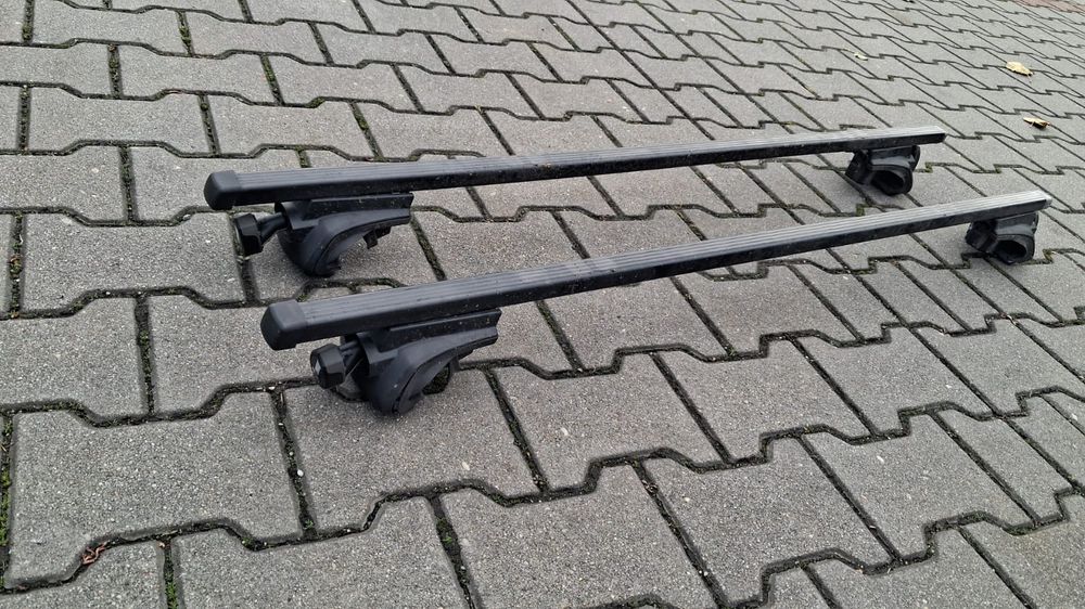 Sprzedam relingi z uchwytami thule