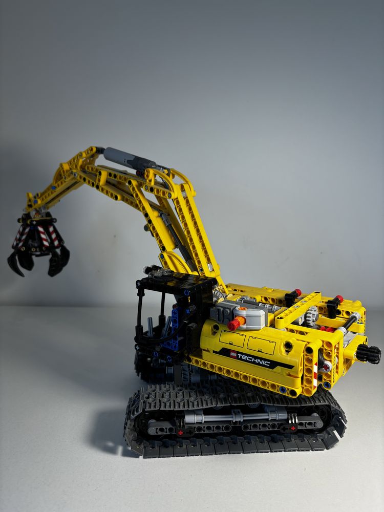 LEGO 42006 Technic Koparka + LEGO 8293 Power Functions Zestaw silnika