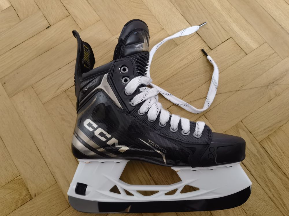 Łyżwy CCM tacks XF PRO rozmiar 8 regular
