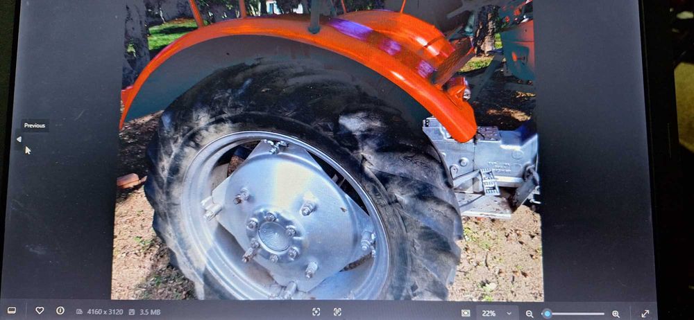 Trator vintage com motor Perkins em bom estado de funcionamento. 1150€