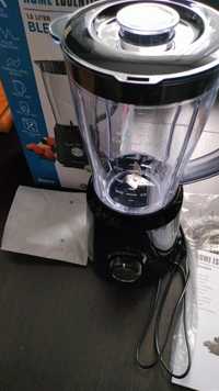 Blender kielichowy czarny Home essentials.Powystawowy