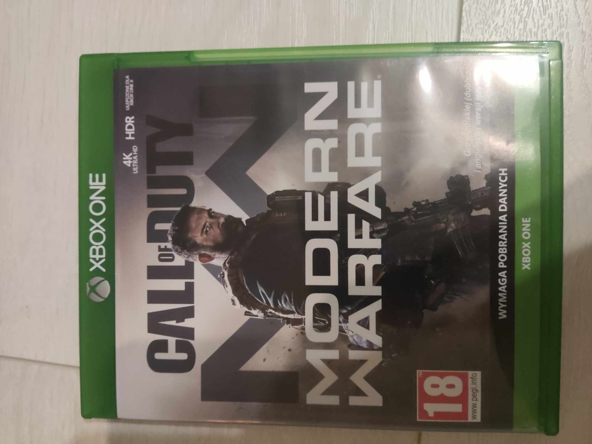 Xbox one , 8 gier , 2 pady