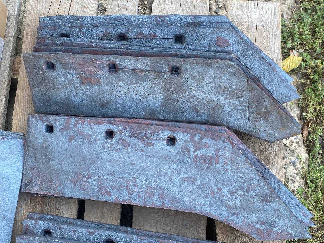 леміш,лемех,відвал,отвал плуга Bomet 2-3 корпуси 25,30 грудинка,польща