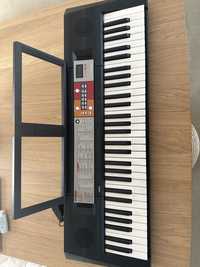 Órgão Yamaha PSR-F50