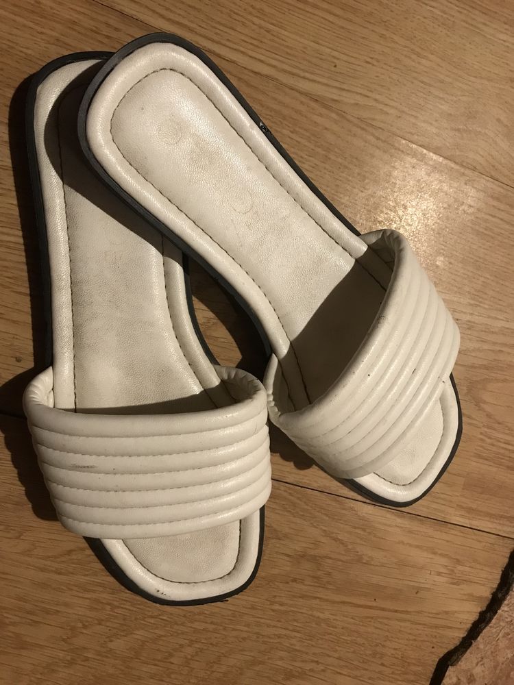 Продам шлепанцы 40 р