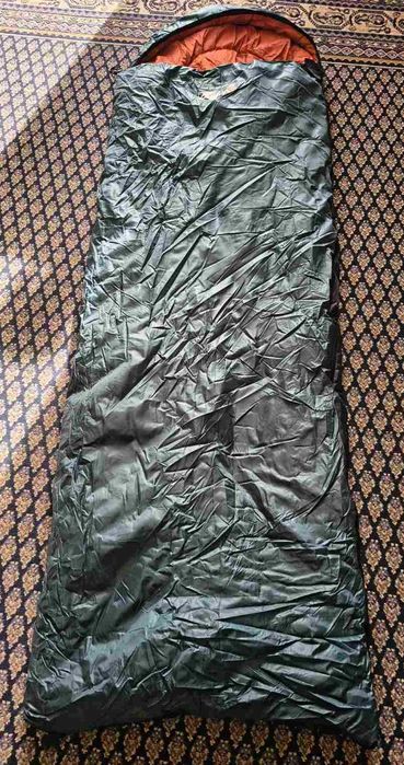 Продам спальний мішок Vango Wilderness 300Sq 2 season