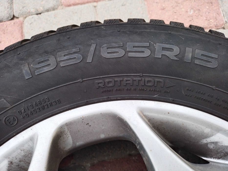 Зимові шини на дисках 195/65/R15 4шт на Ford C-max 2007-2009