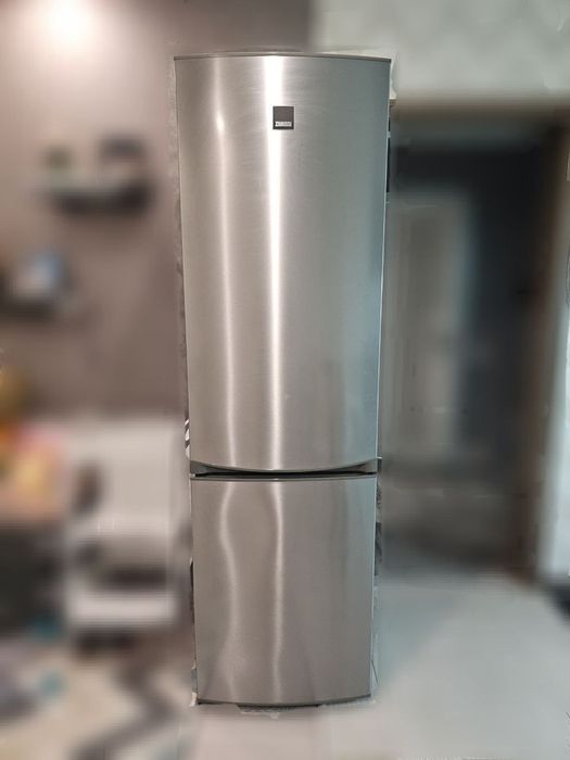 Продаю холодильник Zanussi ZRB38313XA. Не робочий