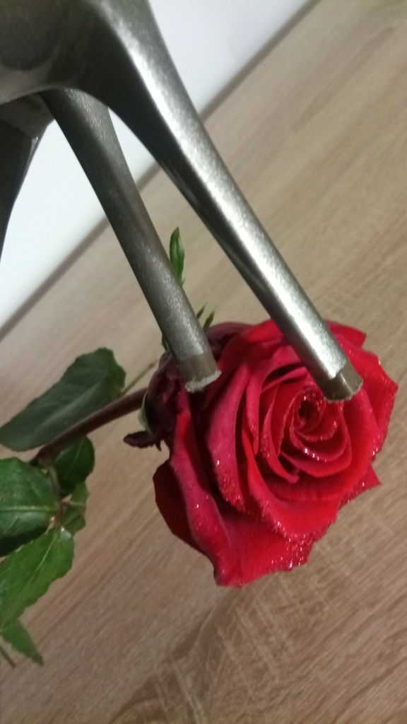 Szpilki 11 cm rozm 39 Sabatina pięknie błyszczą