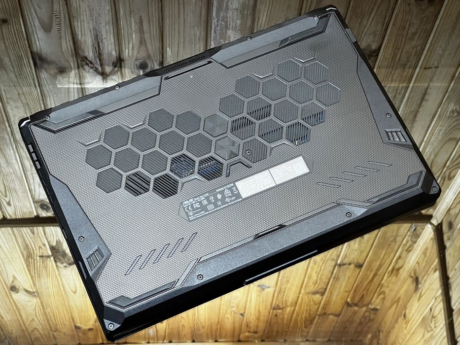 Asus TUF 17, GTX1660ti, Ryzen 7 4800h, 120hz