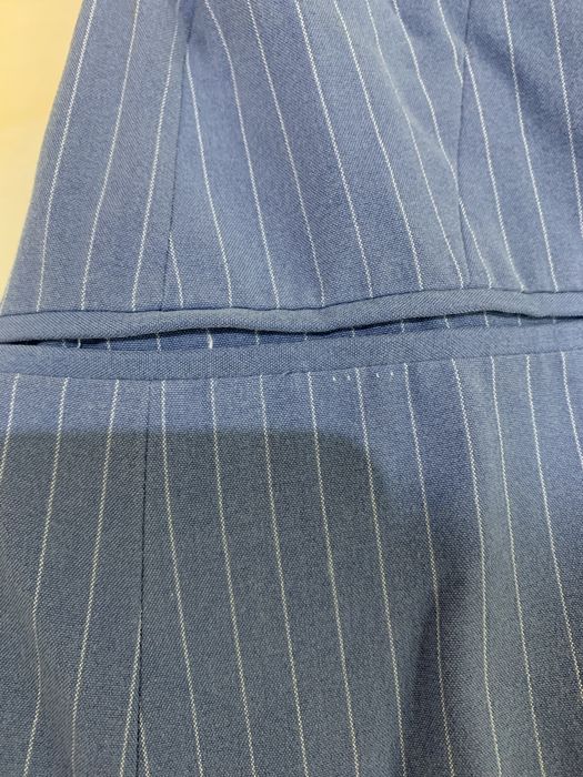 Blazer “Stradivarius” tamanho M azul às riscas brancas