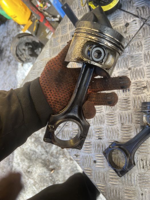 Поршень шатун 2.3 Вольво 940 volvo 940