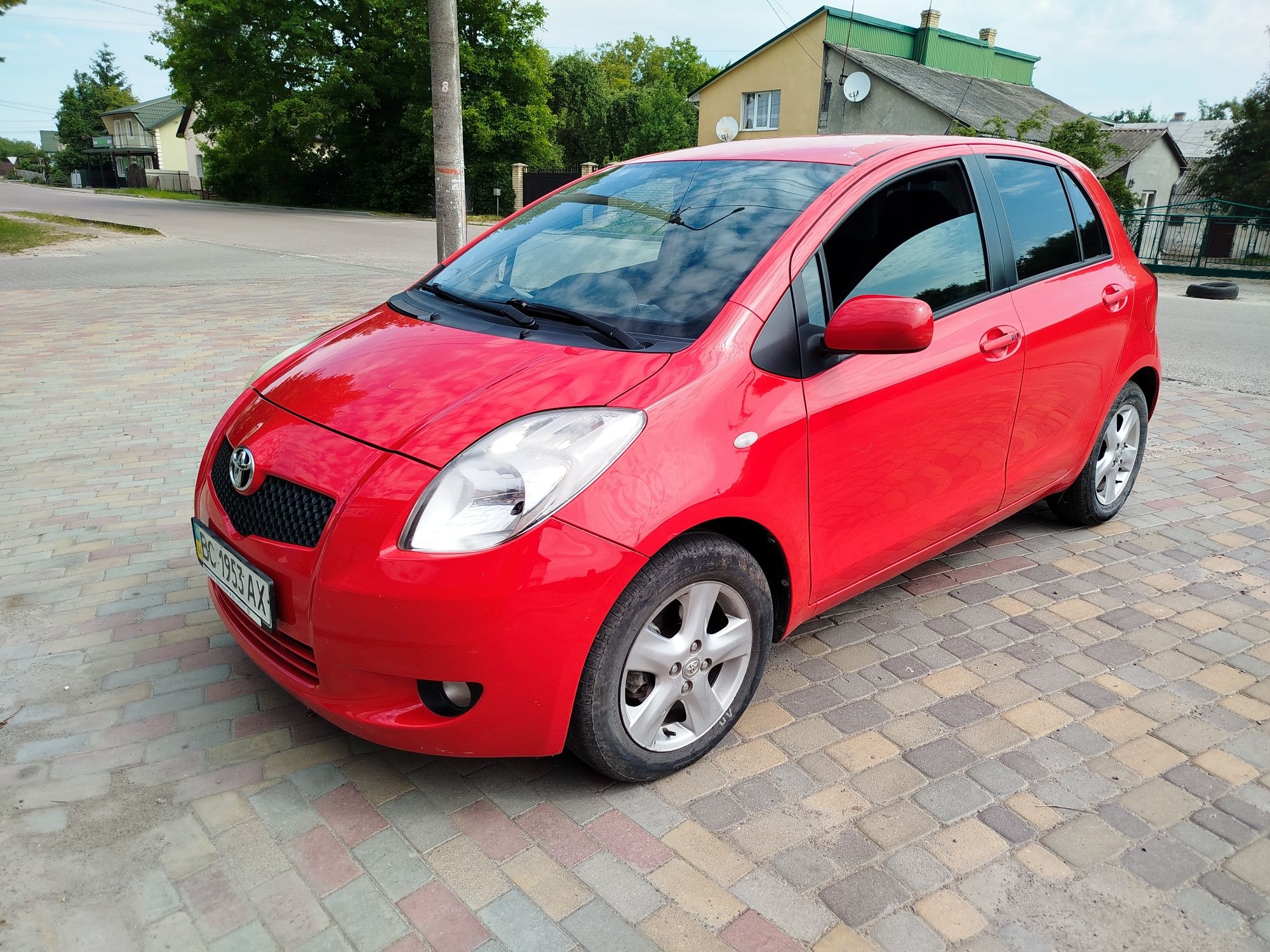 Toyota Yaris 1.3 автомат