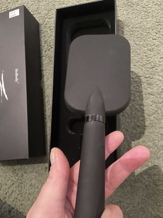 Bellody Opatentowana szczotka do włosów z funkcją samoczyszczenia 3010