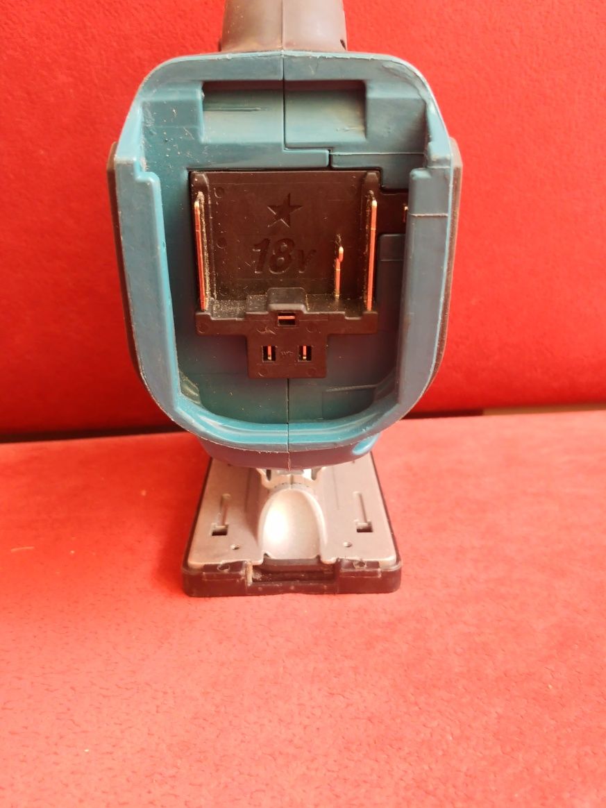 Wyrzynarka makita djv180