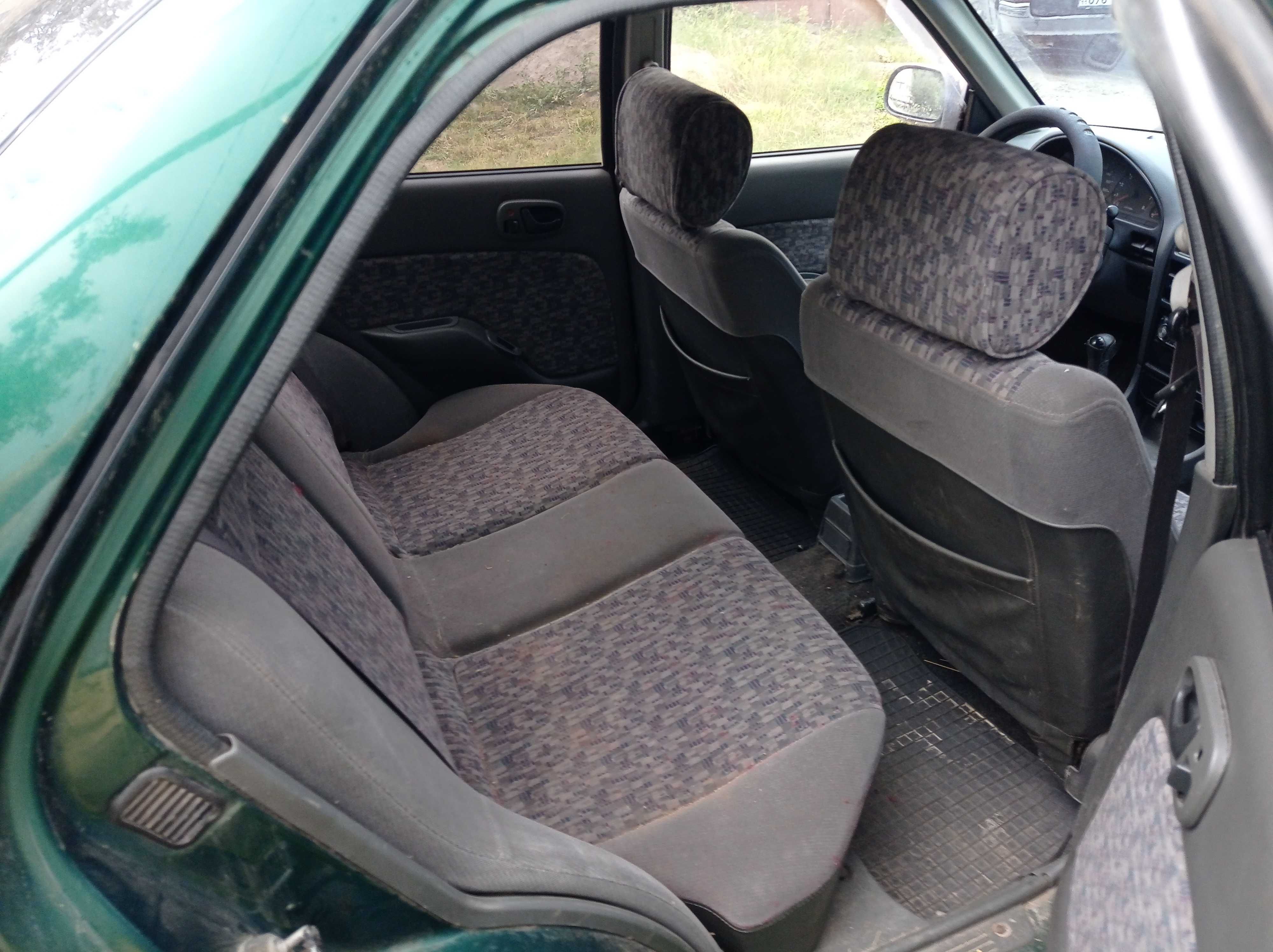 suzuki swift 2000 року