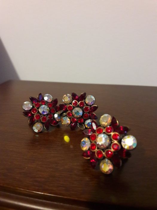 Conjunto de Bijuteria Vintage – Anel Ajustável e Brincos de Pressão