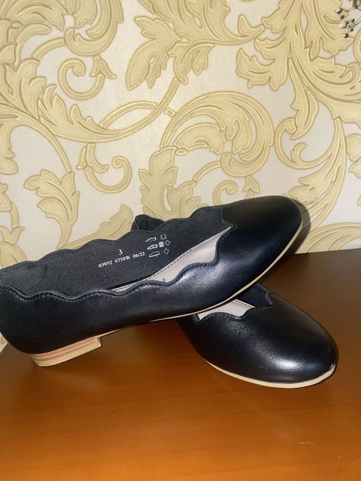 Чорні базові жіночі балетки ,М&S із мʼякої  шкіри.