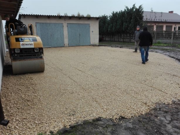 Kamień TŁUCZEŃ / kliniec DOLOMIT do utwardzania PLACÓW i DRÓG