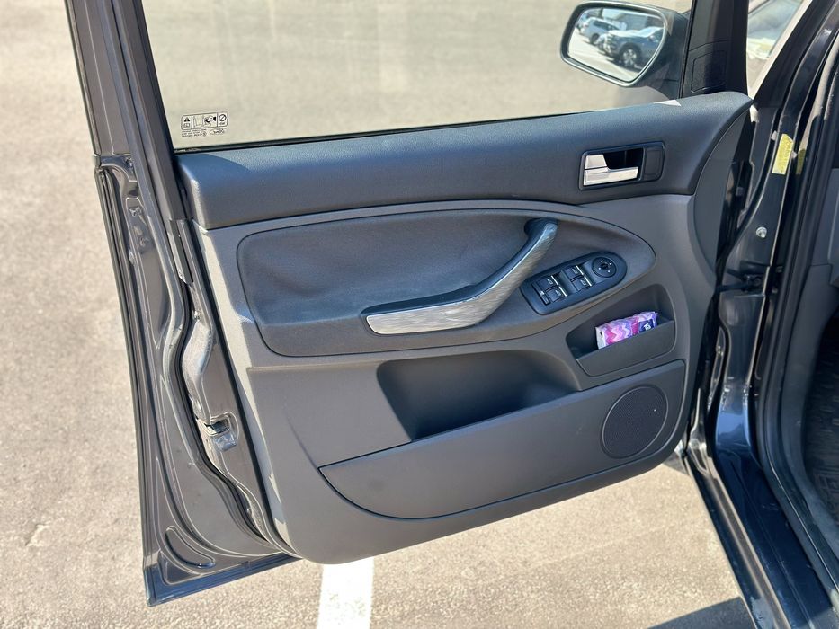 Автомобіль Ford C-Max 2007