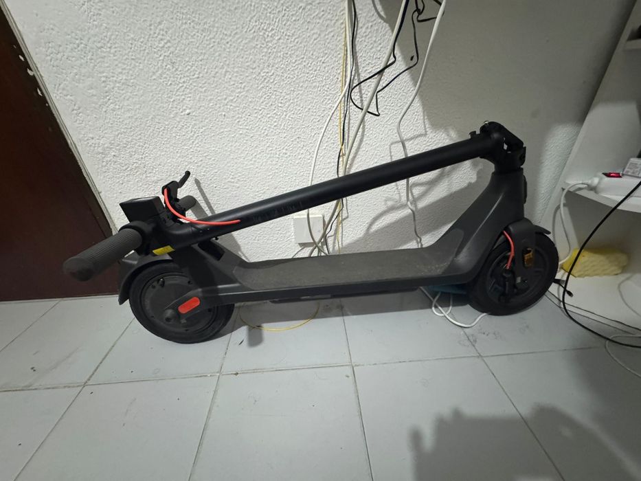 Vendo trotinete praticamente nova