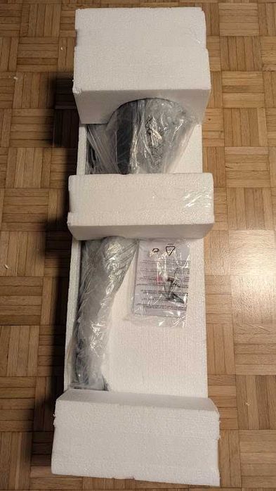 Lampa ścienna regulowana czarna