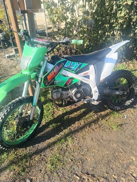 Обменяю  пидбайк кауо 125к на полном ходу