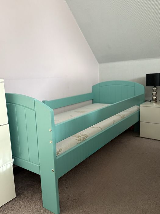 Drewniane łóżko dziecięce Meble Wróbel.