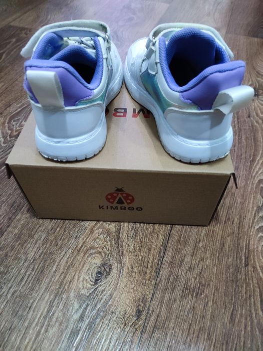 Кросівки для дівчаток