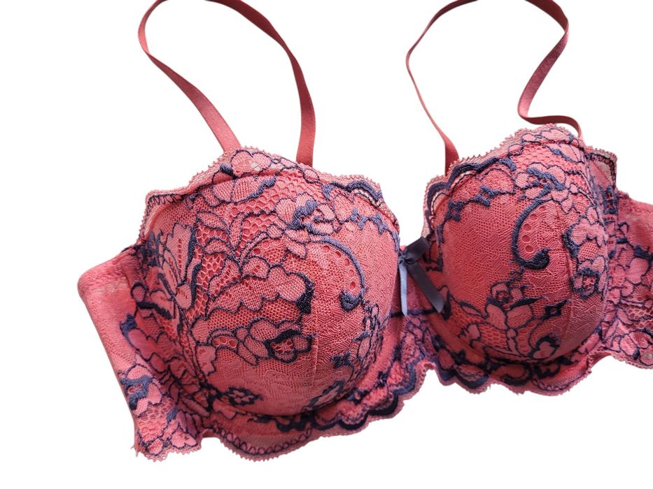 Różowy koronkowy stanik 75B Hunkemoller bielizna damska