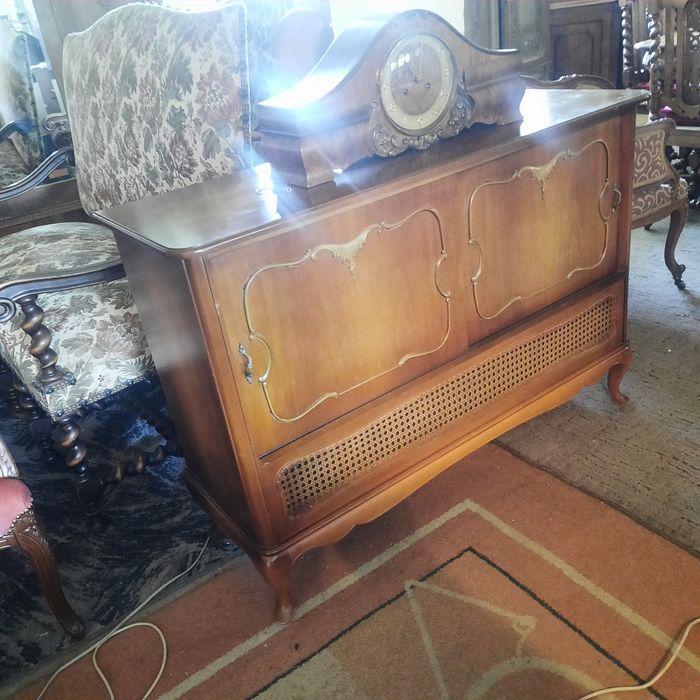 Piękna radiola ludwikowska radio z gramofonem sprawne