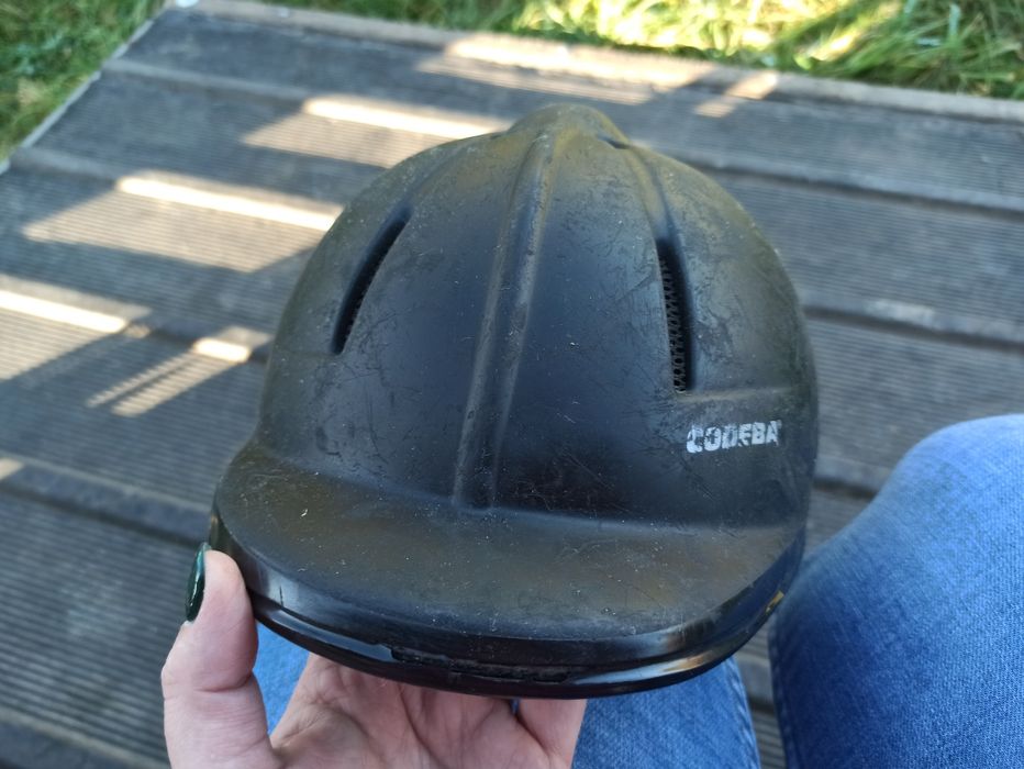 Kaski jeździeckie r. 52-56cm