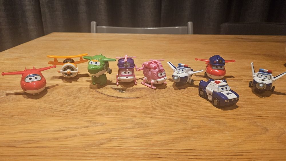 Super Wings 9 figurek