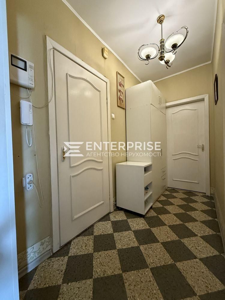 Продаж 2к квартири вул. Озерна, 14 Оболонський район