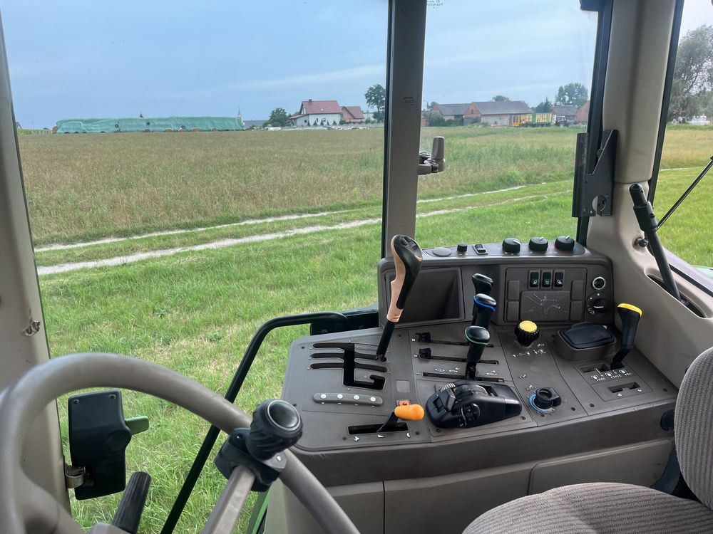 John Deere 6930 . Pneumatyka