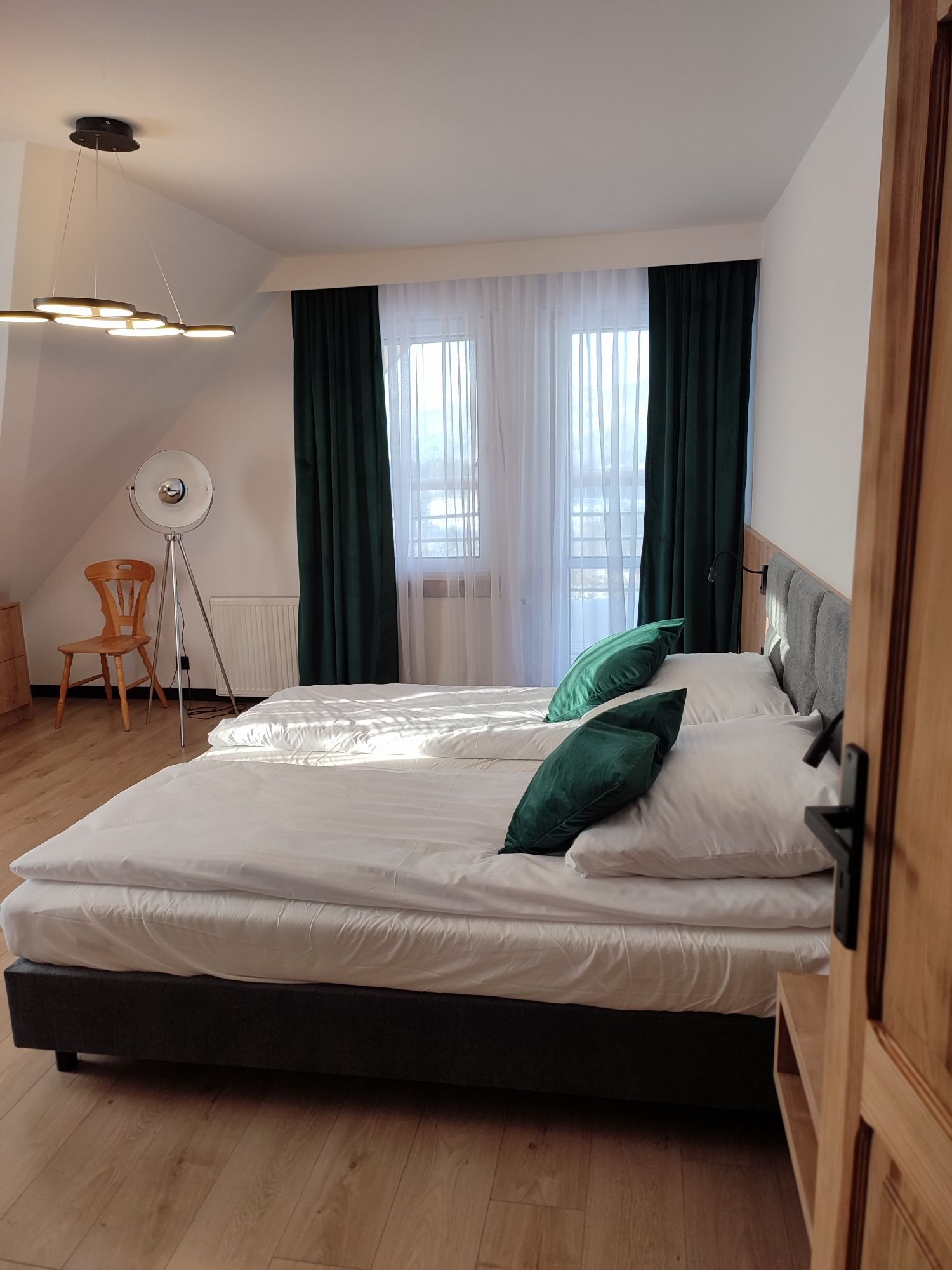 Dom 10 osób , góry, wynajem, noclegi,  jaccuzi , sauna. Istebna