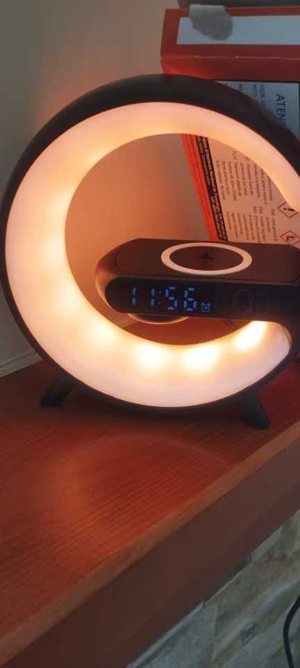 Despertador Inteligente com Luz RGB e Carregador Sem Fio