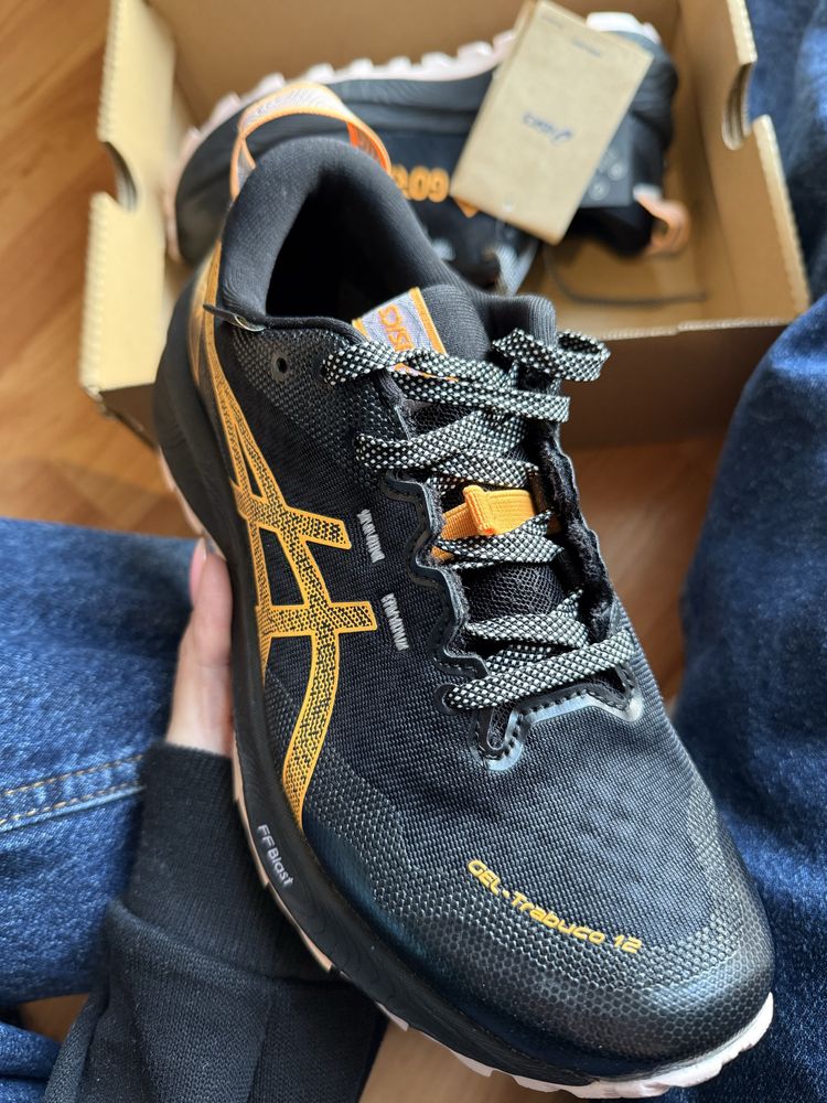 Жіночі кросівки Asics. Оригінал!