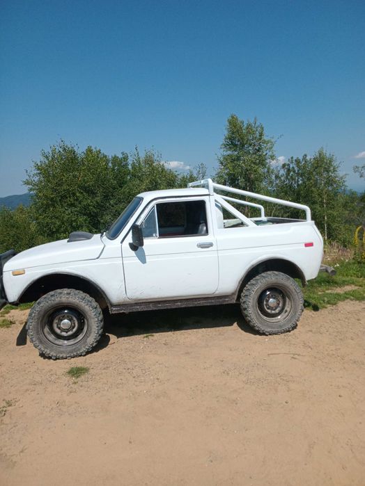 Продам ниву 2121