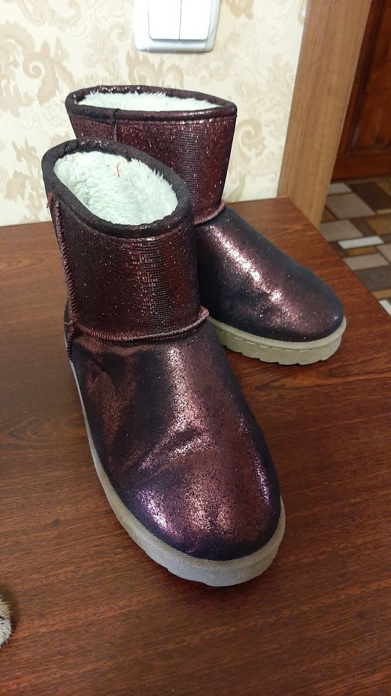 Женские зимние угги