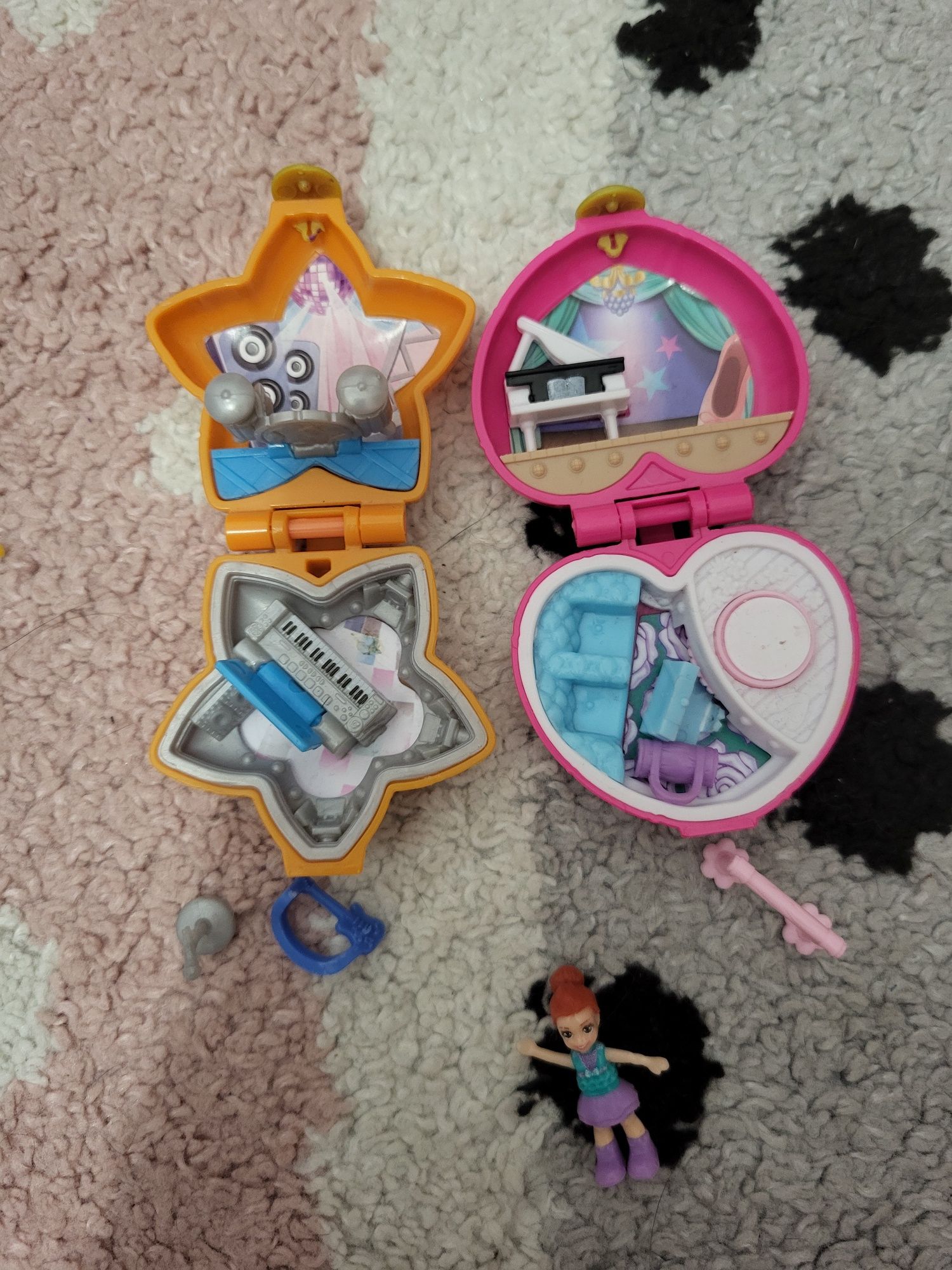 Dwa małe zestawy polly Pocket